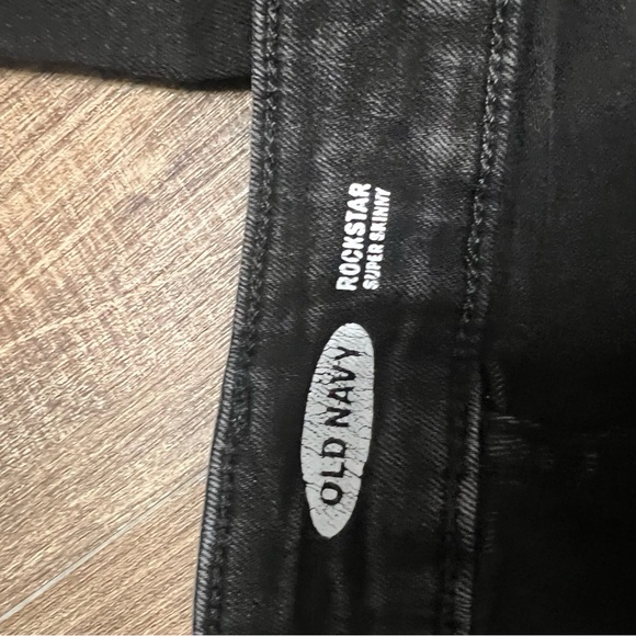 Old navy rockstar skinny jeans - Picture 4 of 4